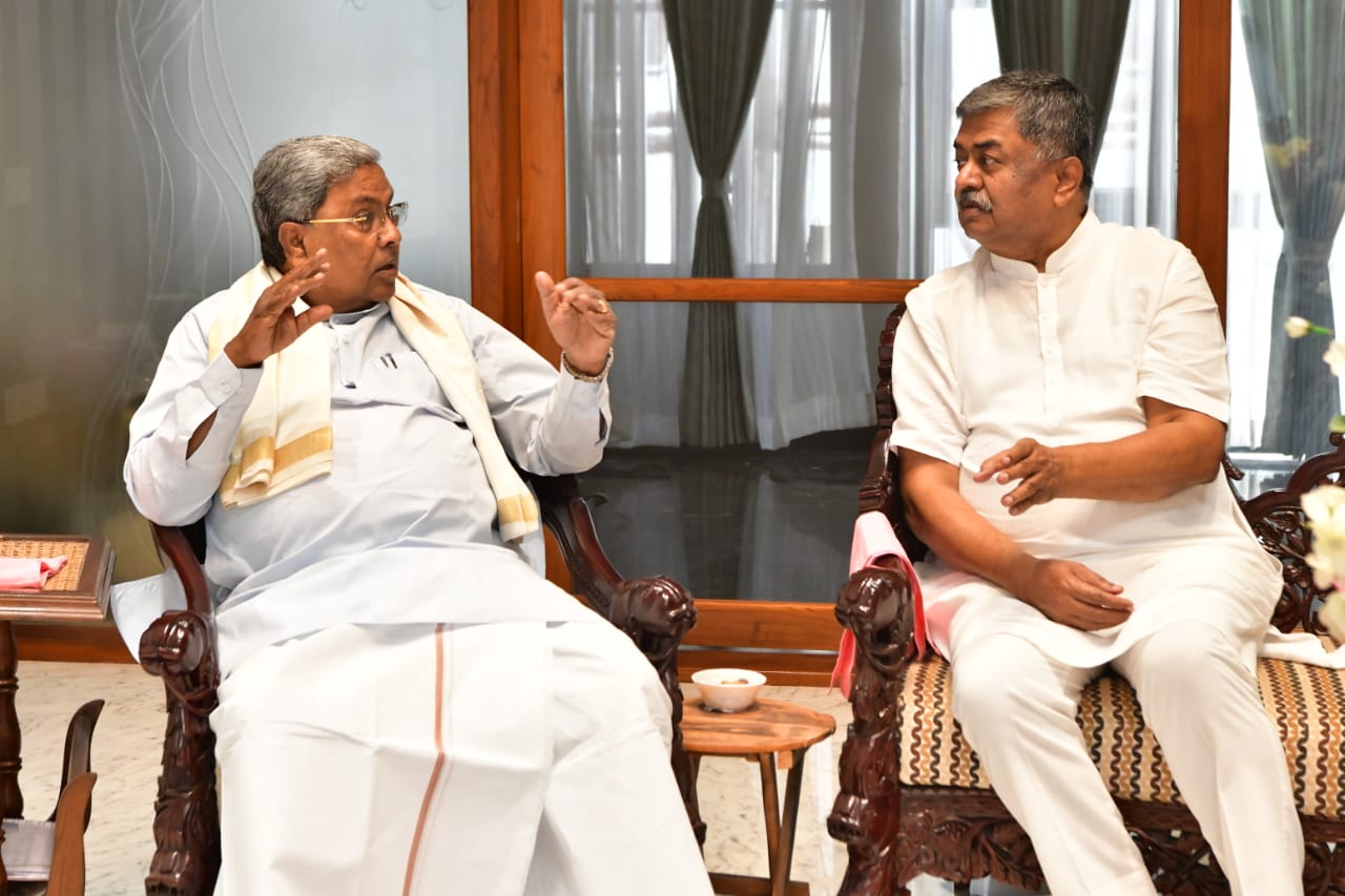 ಬಿಕೆ ಹರಿಪ್ರಸಾದ್ ಅವರನ್ನ ದಿಢೀರ್ ಭೇಟಿ ಮಾಡಿದ ಸಿದ್ದರಾಮಯ್ಯ