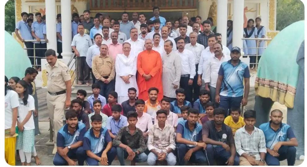 ಮಲ್ಲಾಡಿಹಳ್ಳಿಯ ಅನಾಥ ಸೇವಾಶ್ರಮದ ನೂತನ ಅಧ್ಯಕ್ಷರಾಗಿ ಮಾದಾರ ಚನ್ನಯ್ಯಶ್ರೀ ನೇಮಕ