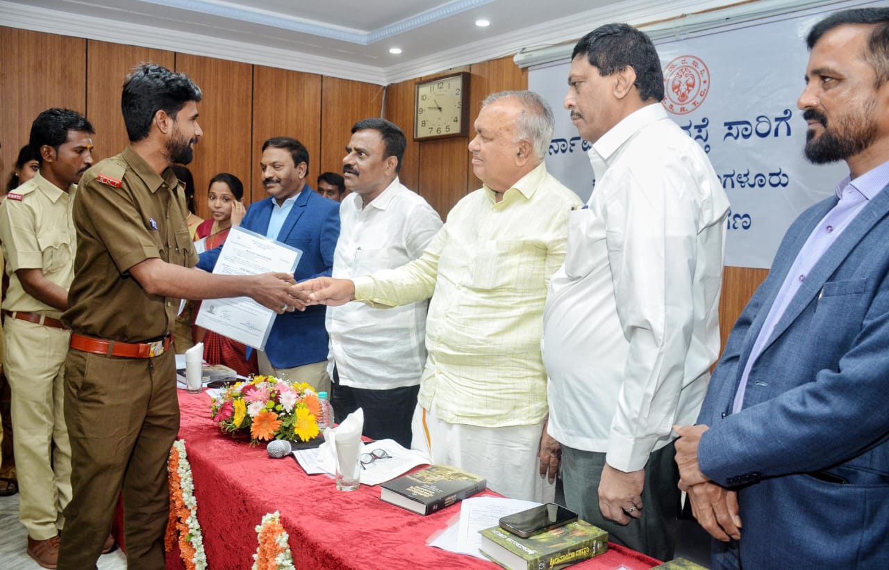 ಕೆಎಸ್‌ಆರ್‌ಟಿಸಿಗೆ ಚಾಲಕ ಮತ್ತು ನಿರ್ವಾಹಕರಿಗೆ ನೇಮಕಾತಿ ಪತ್ರ ವಿತರಿಸಿದ ರಾಮಲಿಂಗಾರೆಡ್ಡಿ