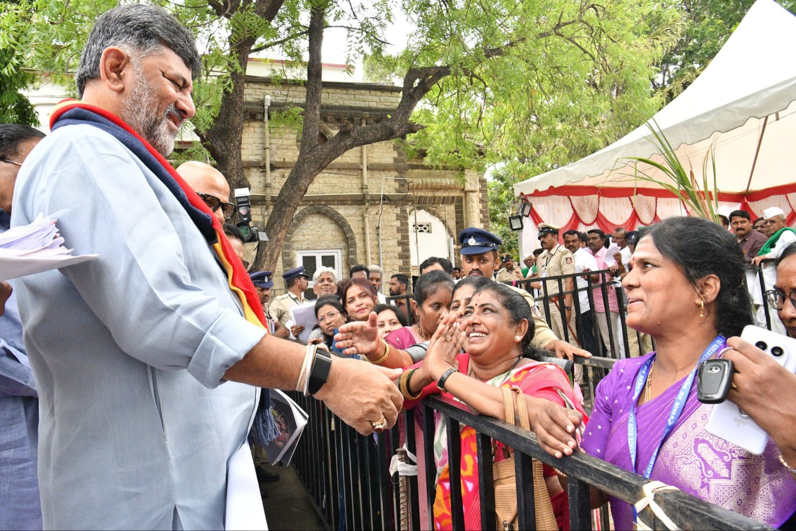 ಸಾರ್ವಜನಿಕರ ಸಮಸ್ಯೆಗಳಿಗೆ ಶೀಘ್ರ ಸ್ಪಂದಿಸಿ –ಸಿಎಂ ಶಿವಕುಮಾರ್