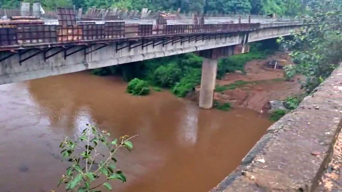 ಆರ್ಭಟಿಸುತ್ತಿರುವ ಮುಂಗಾರು: ನದಿಗಳು ಗಿಜಿಗಿಜಿ, ಭಾರಿ ವಾಹನಗಳ ಸಂಚಾರ ನಿಷೇಧ!