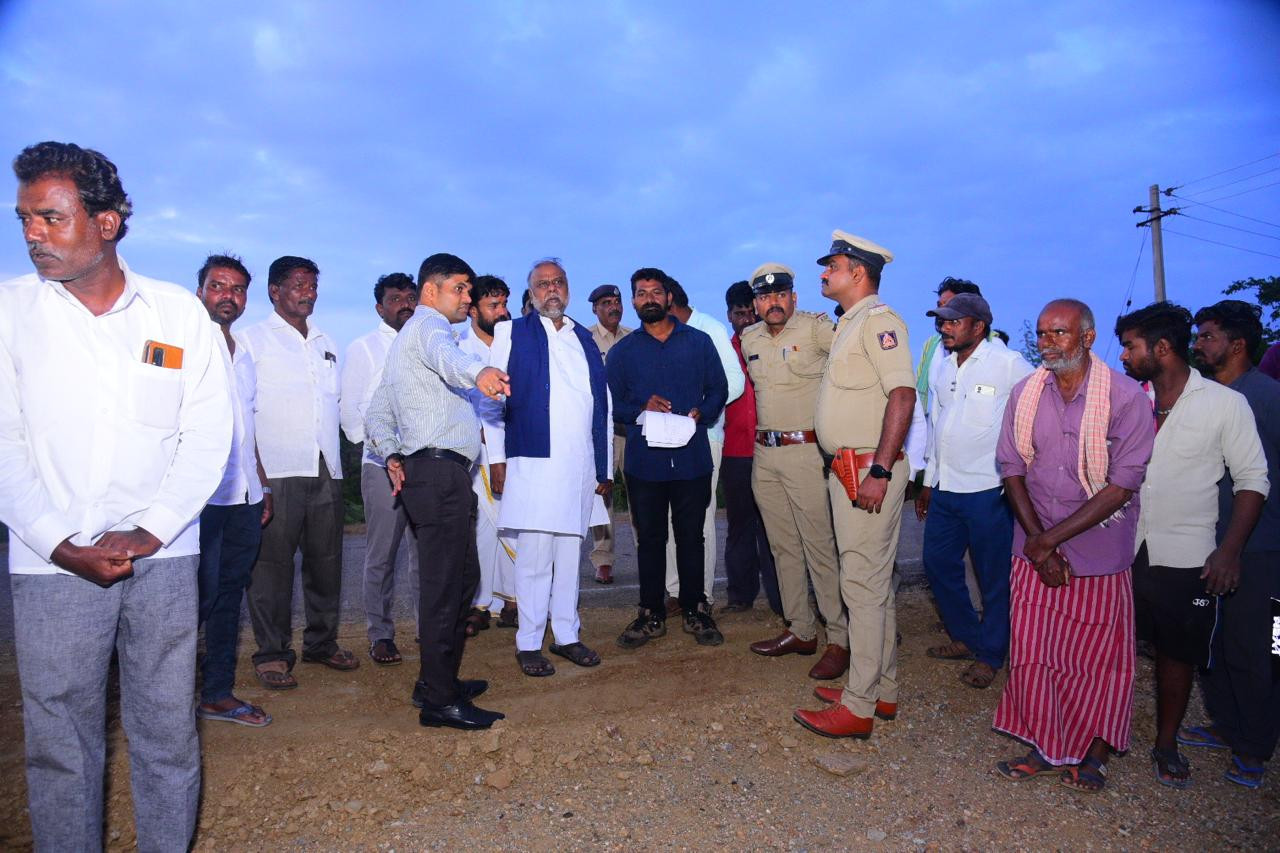 ಮಾಠಾಧೀಶರ ಮೇಲೆ ಹಲ್ಲೆ, ತಿಪ್ಪಿತಸ್ಥರ ಗಡಿಪಾರಿಗೆ ಆಗ್ರಹ: ಆಂಜನೇಯ