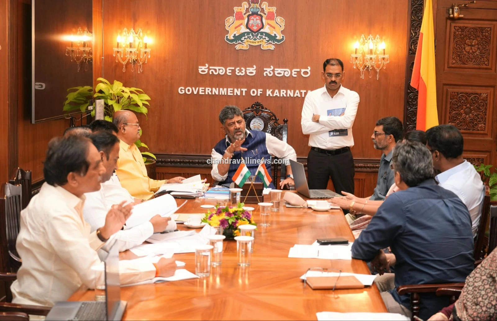 ಗ್ಯಾರಂಟಿ ಯೋಜನೆಗಳ ಅನುಷ್ಠಾನ ಕುರಿತು ಸಿಎಂ ಡಿ.ಕೆ ಶಿವಕುಮಾರ್ ಪ್ರಮುಖ ಸಮಾಲೋಚನೆ 
