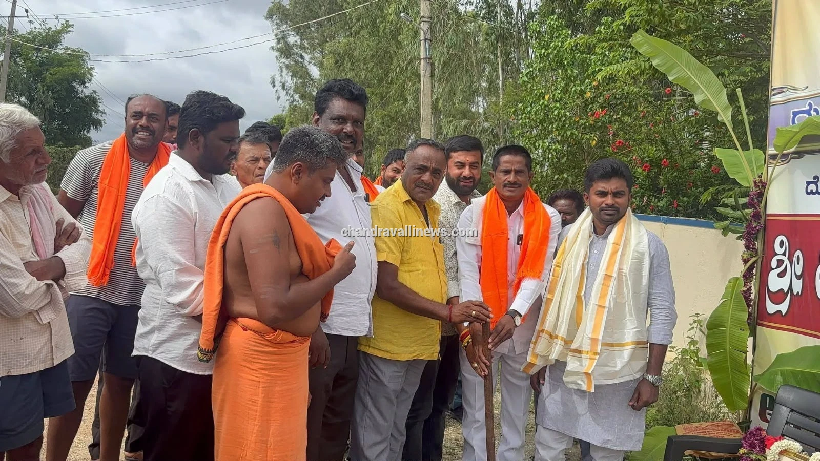 ದಲಿತರ ನಿಧಿ ದುರ್ಬಳಕೆ; ಜನವಸತಿಯೇ ಇಲ್ಲದ  ಜಾಗದಲ್ಲಿ 50 ಲಕ್ಷದ ಸಿ.ಸಿ ರಸ್ತೆ ನಿರ್ಮಾಣ!