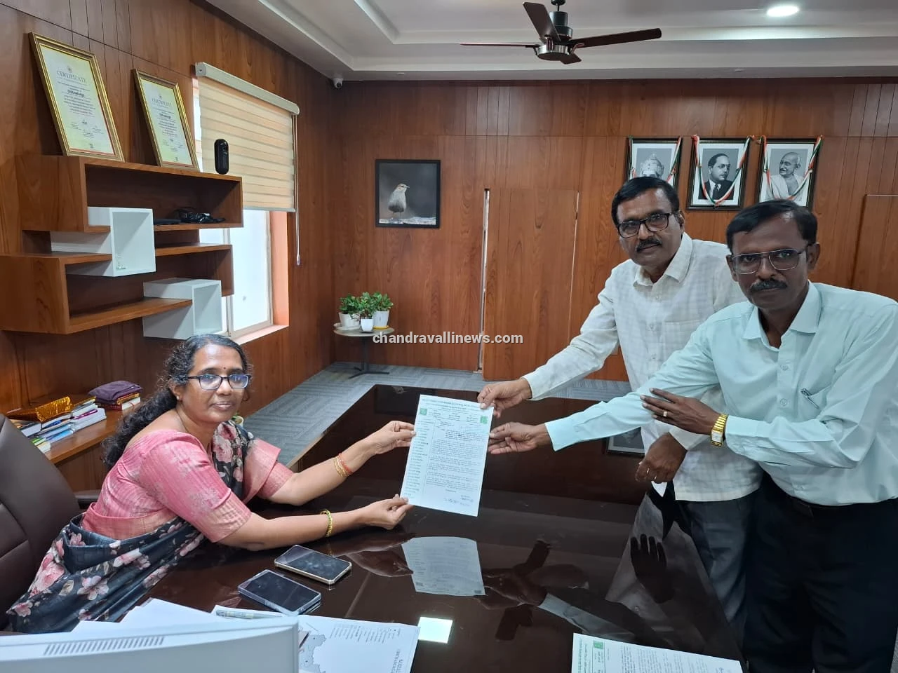 ತೀವ್ರ ಮಳೆ ಅಭಾವ: ತೊಗರಿ, ಶೇಂಗಾ ಬೆಳೆ ನಷ್ಟ–ವಿಮೆ ಒದಗಿಸಲು ಜಿಲ್ಲಾಧಿಕಾರಿಗಳಿಗೆ ಮನವಿ