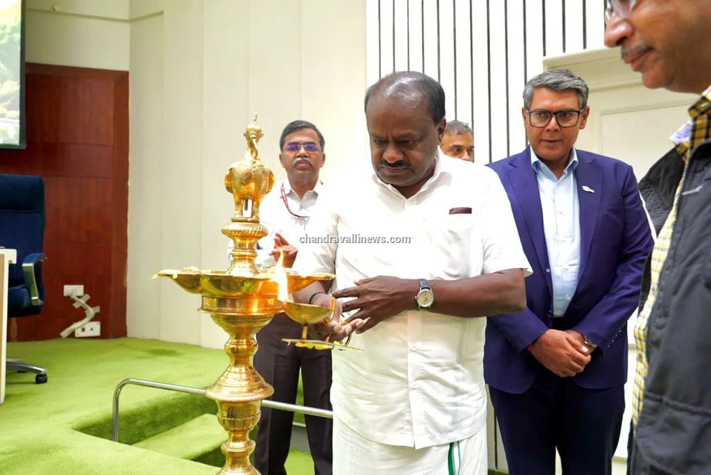 'ಸೇವಾ ಸಂಕಲ್ಪ ಅಭಿಯಾನ': ಇವಿ ಫಲಾನುಭವಿಗಳೊಂದಿಗೆ ಹೆಚ್.ಡಿ. ಕುಮಾರಸ್ವಾಮಿ ಸಂವಾದ
