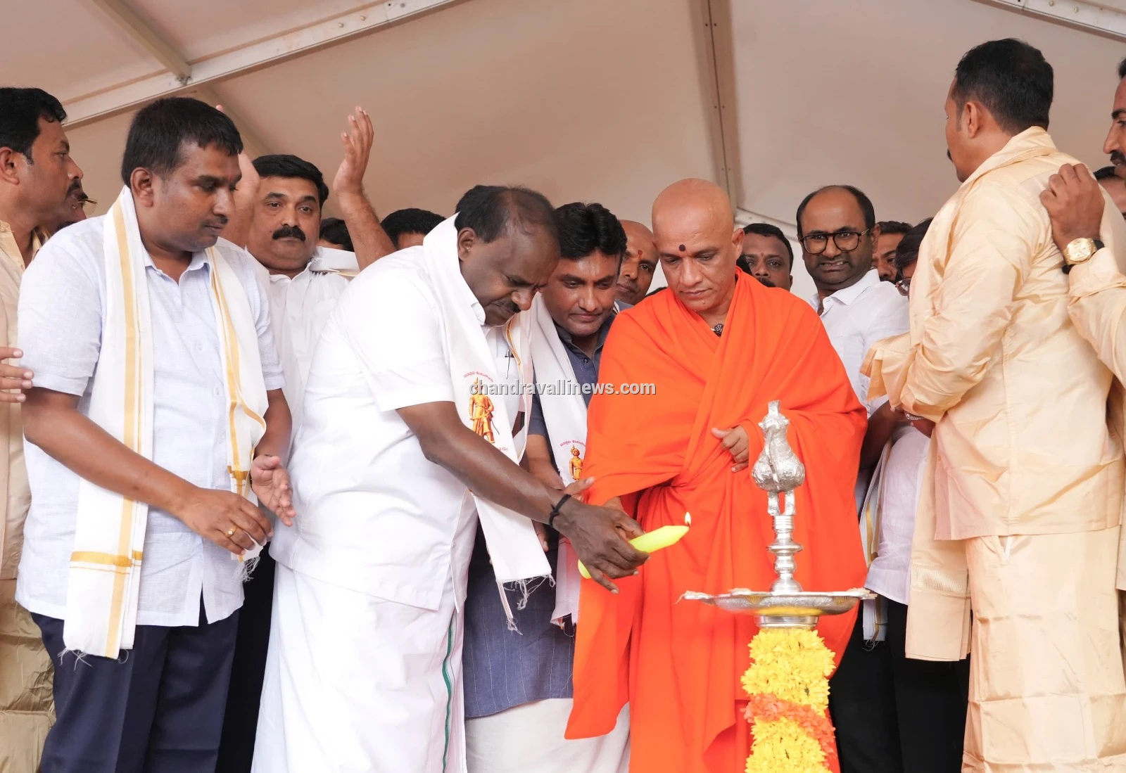 ಕೆಂಗಲ್ ಹನುಮಂತಯ್ಯ ಅವರ ಕಂಚಿನ ಪ್ರತಿಮೆ ಅನಾವರಣ: ಪ್ರಾಮಾಣಿಕ, ಸ್ವಾಭಿಮಾನಿ ನಾಯಕನನ್ನು ಸ್ಮರಿಸಿದ ಕೇಂದ್ರ ಸಚಿವ ಕುಮಾರಸ್ವಾಮಿ