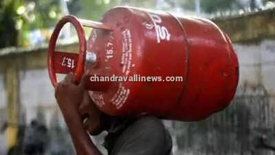 ಎಲ್‌ಪಿಜಿ ಸಬ್ಸಿಡಿ ಪಡೆಯಲು ಅಕ್ಟೋಬರ್ 1 ಕೊನೆ ದಿನ: ಆಧಾರ್ ಇ-ಕೆವೈಸಿ ಮಾಡಿಸದಿದ್ದರೆ ಸಿಗಲ್ಲ ಸಬ್ಸಿಡಿ ಸಿಲಿಂಡರ್!