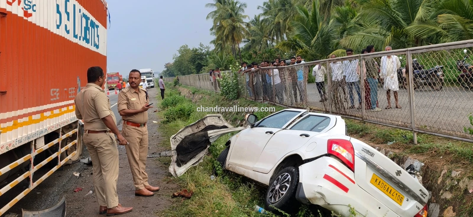 ತಂದೆಯ ಅಂತ್ಯಸಂಸ್ಕಾರಕ್ಕೆ ತೆರಳುತ್ತಿದ್ದಾಗ ಭೀಕರ ರಸ್ತೆ ಅಪಘಾತ - ಕಾರಿನಲ್ಲಿದ್ದ ಮೂವರು ದುರ್ಮರಣ