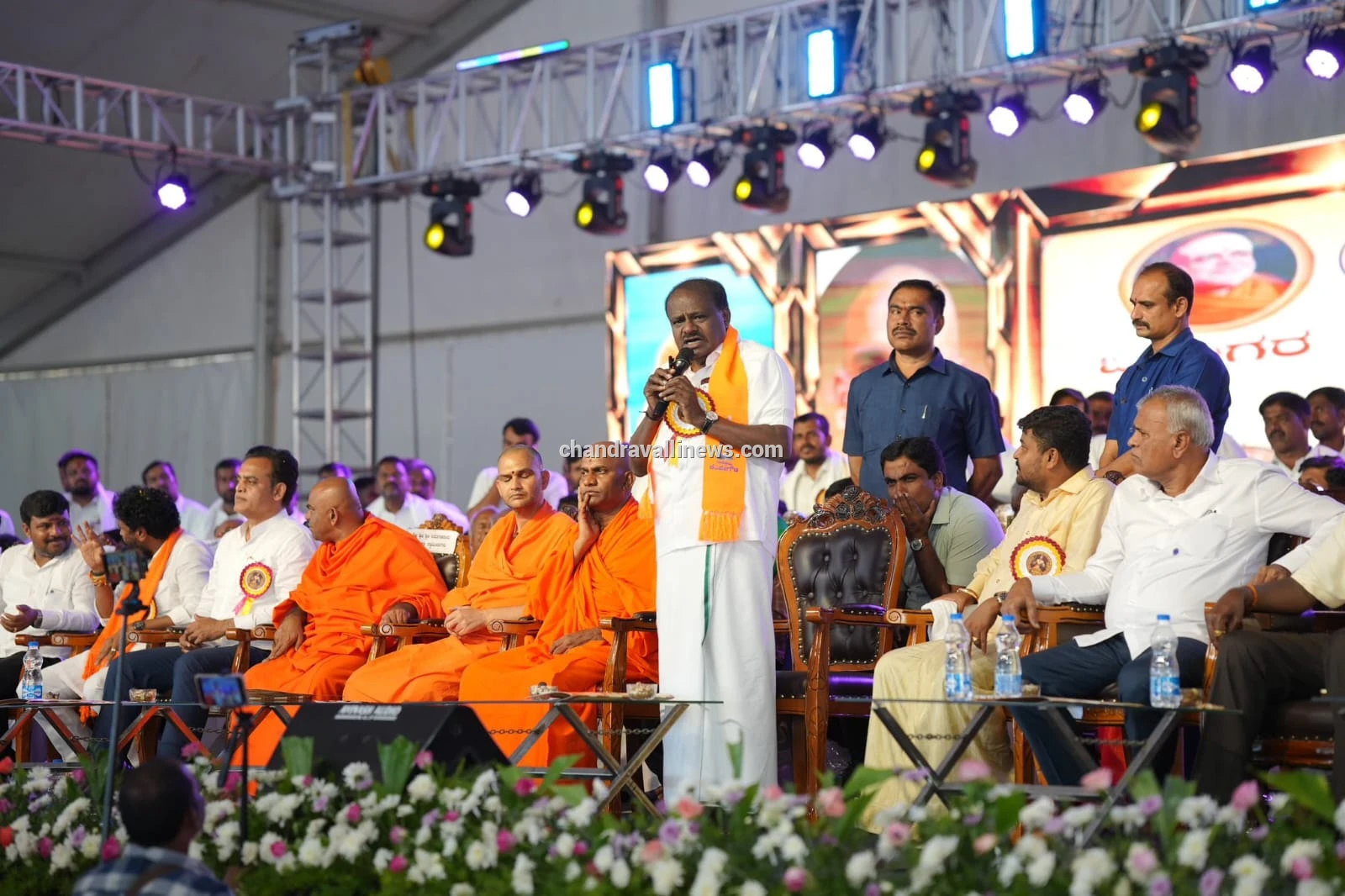 ಕೆಂಪೇಗೌಡ ಜಯಂತಿ: ಶ್ರೀ ನಂಜಾವಧೂತ ಸ್ವಾಮೀಜಿ ದಿವ್ಯಸಾನ್ನಿಧ್ಯ, ಹೆಚ್.ಡಿ. ಕುಮಾರಸ್ವಾಮಿ ಭಾಗಿ