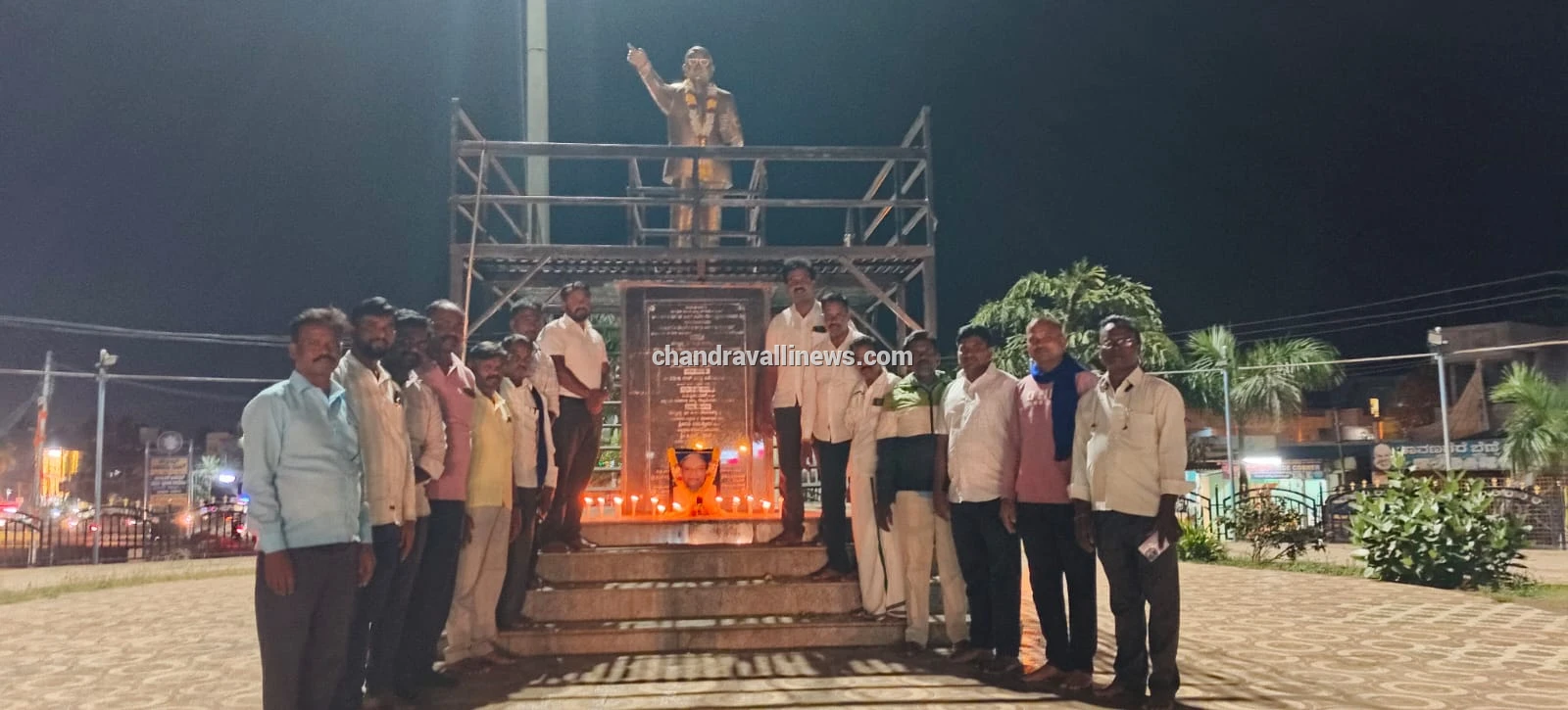 ಡಾ: ಬಿ.ಆರ್.ಅಂಬೇಡ್ಕರ್ ರವರ ಪ್ರತಿಮೆ ಬಳಿ ಕಾನ್ಸಿರಾಂ ಅವರ ಪುಣ್ಯತಿಥಿ ಆಚರಣೆ ಮಾಡಲಾಯಿತು