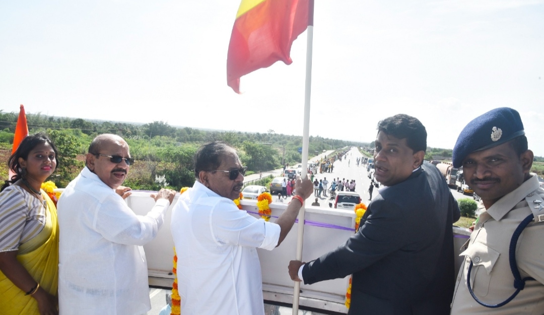 ನಾವೆಲ್ಲರೂ ಒಂದೇ ಎಂಬ ಸಂದೇಶ ಸಾರಿದ ಮಾನವ ಸರಪಳಿ