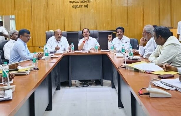 110 ಕಿ.ಮೀ. ಮಾನವ ಸರಪಳಿ ಯಶಸ್ವಿಗೊಳಿಸಲು ಸಿದ್ಧತೆ- ಸಚಿವ ಸುಧಾಕರ್ ಸೂಚನೆ