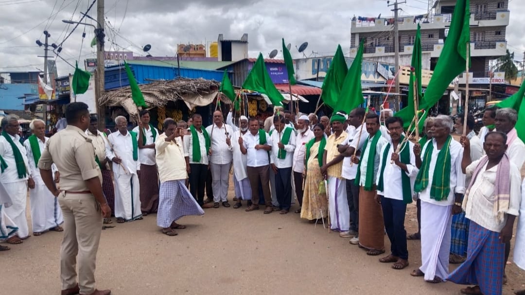 ರೈತರ ಕೂಗು ಸರ್ಕಾರಕ್ಕೆ ಕೇಳಿಲಿಲ್ಲವೇ 100ನೇ ದಿನ ಪೂರೈಸಿದ ಧರಣಿ ಸತ್ಯಾಗ್ರಹ