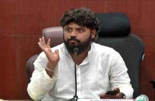 ಕೋವಿಡ್‌ ಕಳ್ಳ ಸುಧಾಕರ್‌ನನ್ನು ಜೈಲಿಗೆ ಕಳಿಸುತ್ತೇನೆ: ಪ್ರದೀಪ್ ಈಶ್ವರ್ ವಾಗ್ದಾಳಿ