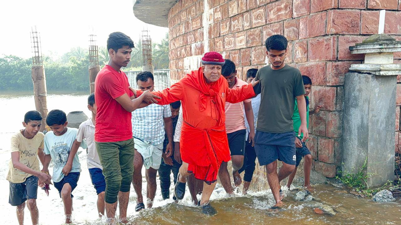 ಮುತ್ತುಗದೂರು ಕೆರೆ ಭರ್ತಿಯಾಗಿ ಭೀಮಸಮುದ್ರದತ್ತ ತುಂಗಭದ್ರೆ ದಾಪುಗಾಲು