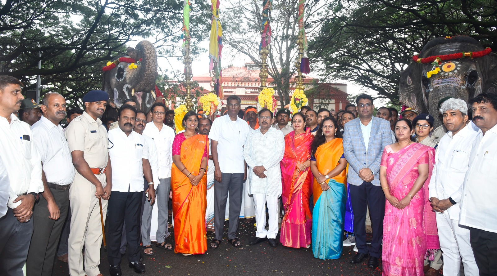 ಮೆರಗು ಮೂಡಿಸಿದ ಮಹಿಳಾ ಮತ್ತು ಮಕ್ಕಳ ದಸರಾ ಮೆರವಣಿಗೆ