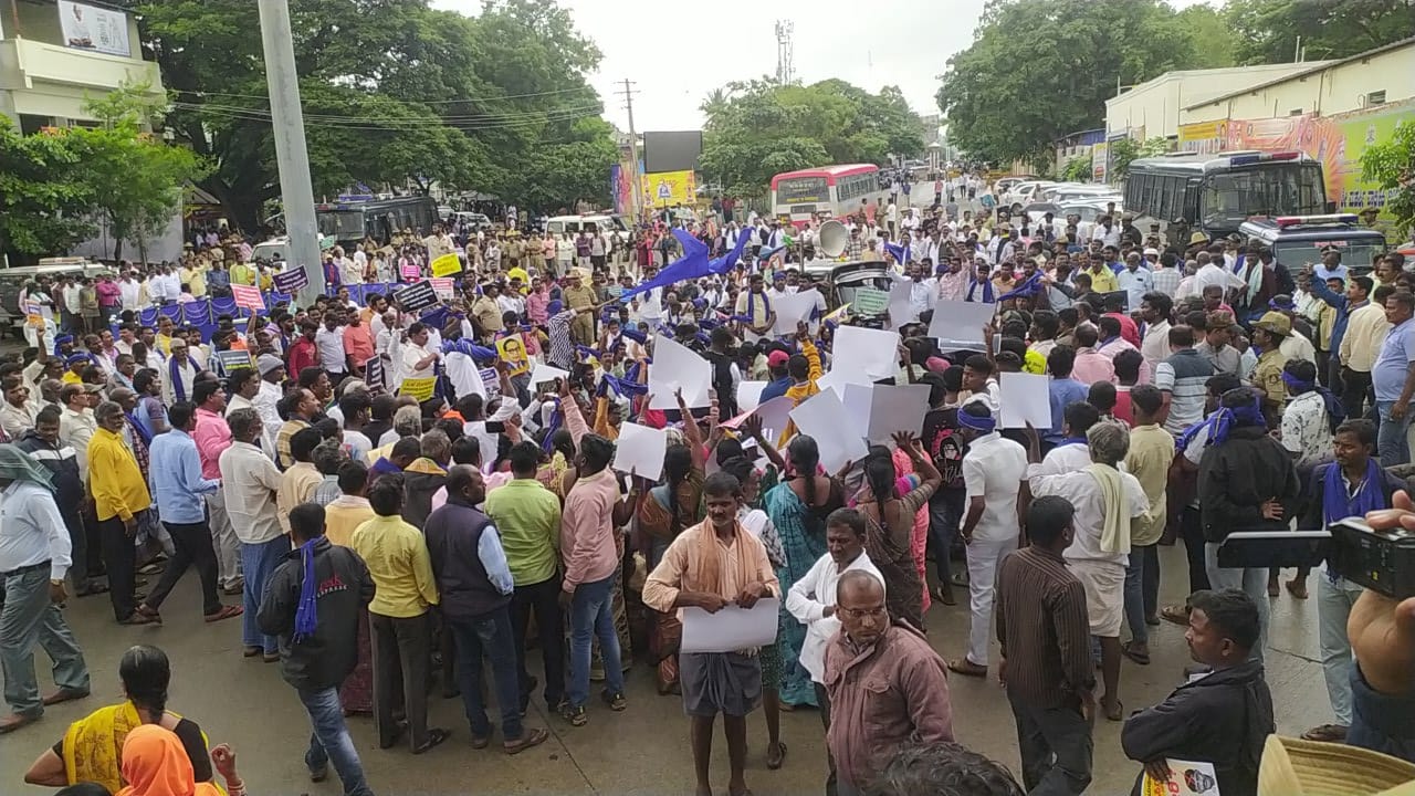 ಒಳ ಮೀಸಲಾತಿಗಾಗಿ ಜೀವಂತ ವ್ಯಕ್ತಿಯೇ ಶವವಾದ!!!