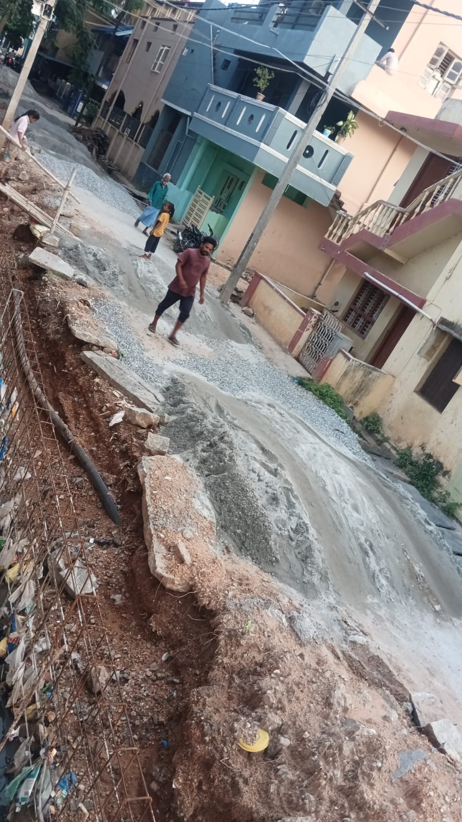 ಅಪಘಾತಗಳ ಕೂಪವಾದ ಚರಂಡಿ ಕಾಮಗಾರಿ ಪೂರ್ಣಗೊಳಿಸಿ