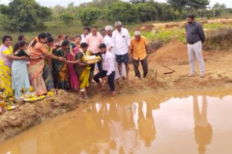 ಧರ್ಮಸ್ಥಳ ಗ್ರಾಮಾಭಿವೃದ್ಧಿಯಿಂದ ಕೆರೆ ಹೂಳೆತ್ತುವ ಕಾರ್ಯ ಆರಂಭ