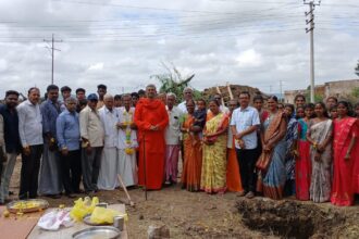 ಶಾಲೆಯ ಅಭಿವೃದ್ಧಿಗೆ ಹಿರಿಯ ವಿದ್ಯಾರ್ಥಿಗಳು ಸಂಘಟಿತರಾಗಿರುವುದು ಶ್ಲಾಘನೀಯ