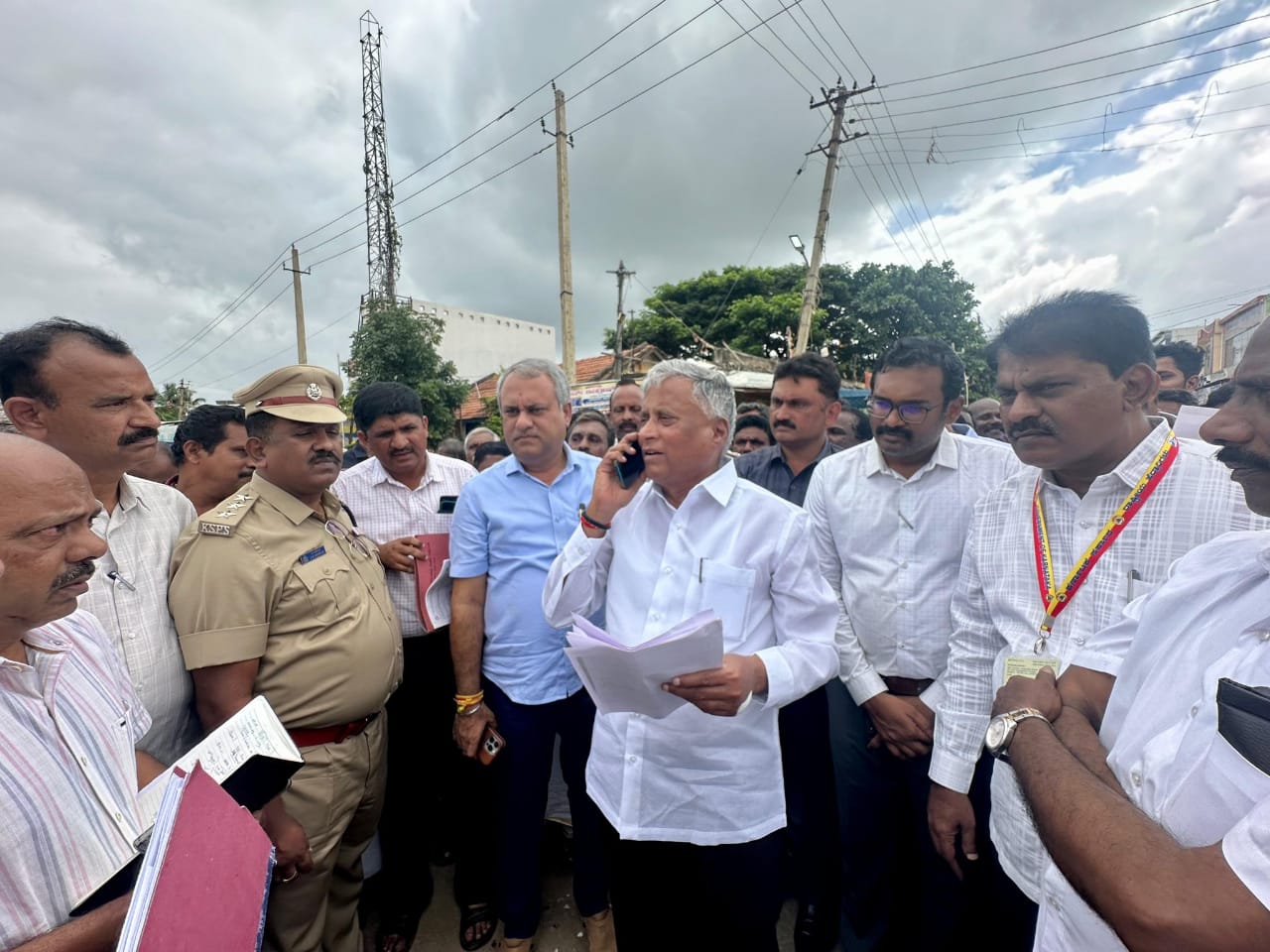 ಹುಲಿಯೂರು ಮತ್ತು ಬುಕ್ಕಪಟ್ಟಣ ಹೆದ್ದಾರಿ ಕಾಮಗಾರಿ ಪರಿಶೀಲಿಸಿದ ಸೋಮಣ್ಣ