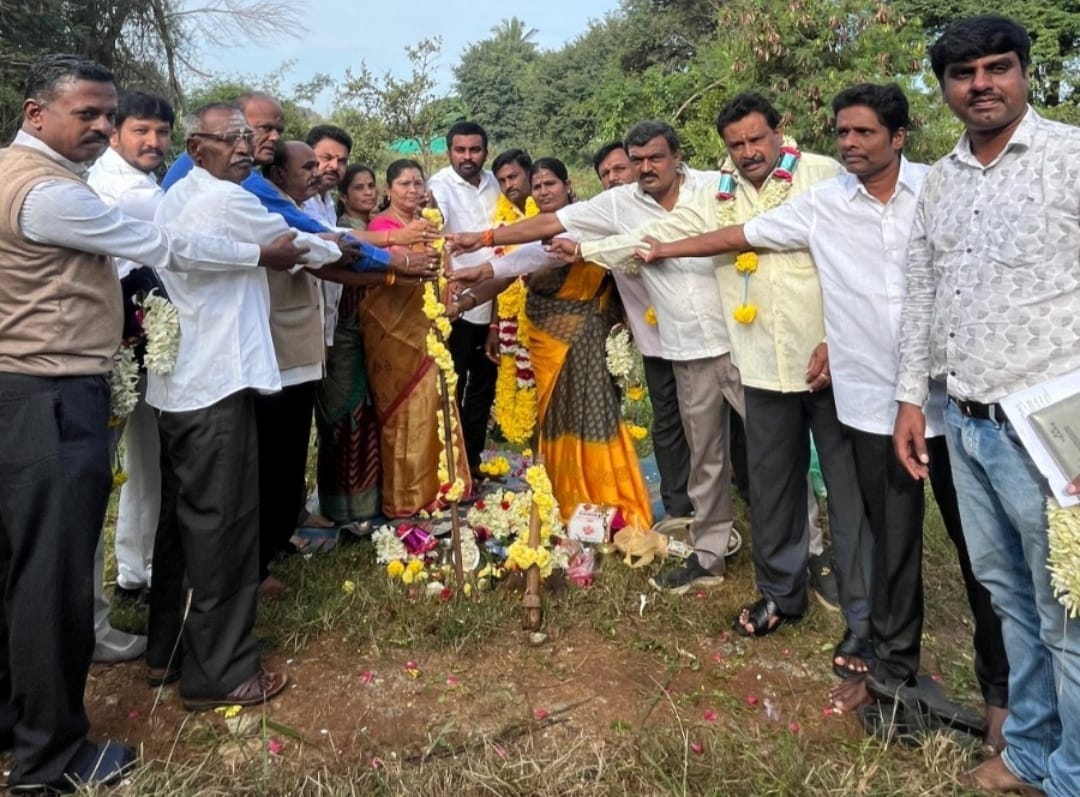 ಚೆಕ್ ಡ್ಯಾಂಗೆ ಗುದ್ದಲಿ ಪೂಜೆ ಮಾಡಿದ ಶಾಸಕ ದೀರಜ್ ಮುನಿರಾಜು