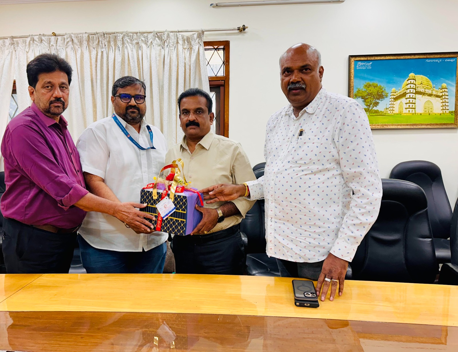 ಪತ್ರಿಕಾ ವಿತರಕರ ವಯಸ್ಸಿನ ಮಿತಿ 70 ವರ್ಷಕ್ಕೆ ಹೆಚ್ಚಳ, ಪ್ರಭಾಕರ್‌ಗೆ ಅಭಿನಂದನೆ