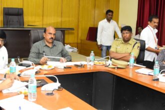 ಶಾಲೆ ಬಿಟ್ಟ ಮಕ್ಕಳನ್ನು ಮುಖ್ಯವಾಹಿನಿಗೆ ತನ್ನಿ- ಜಿಲ್ಲಾಧಿಕಾರಿ ಟಿ.ವೆಂಕಟೇಶ್