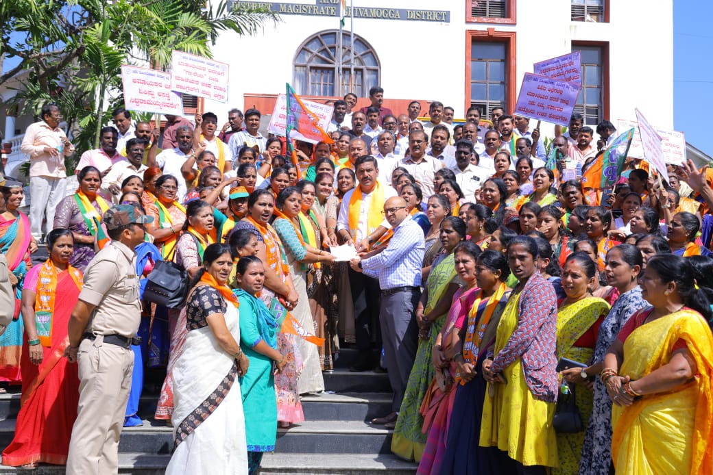 ಜನವಿರೋಧಿ ಕಾಂಗ್ರೆಸ್ ಸರ್ಕಾರದ ಧೋರಣೆ ಖಂಡಿಸಿ ಬೃಹತ್ ಪ್ರತಿಭಟನೆ