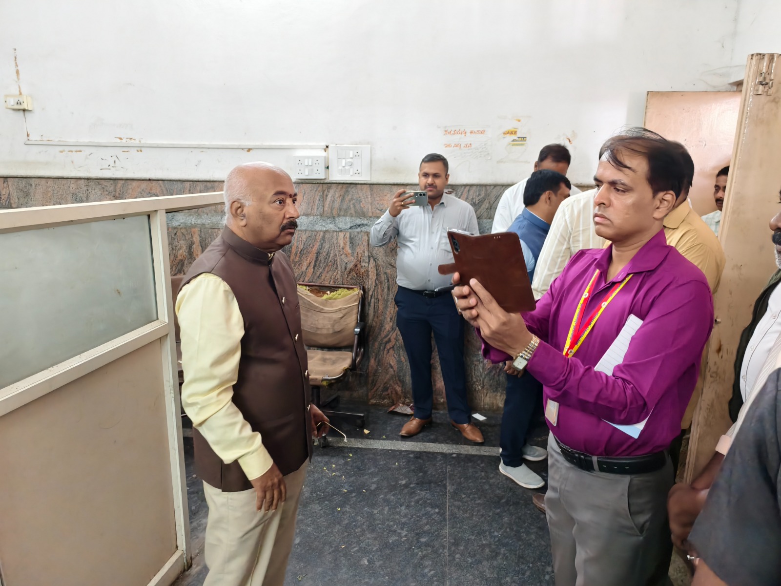 ಡಿಸಿ ವಿರುದ್ಧ ಸ್ವಯಂಪ್ರೇರಿತ ದೂರು ದಾಖಲು-ನ್ಯಾ. ಫಣೀಂದ್ರ