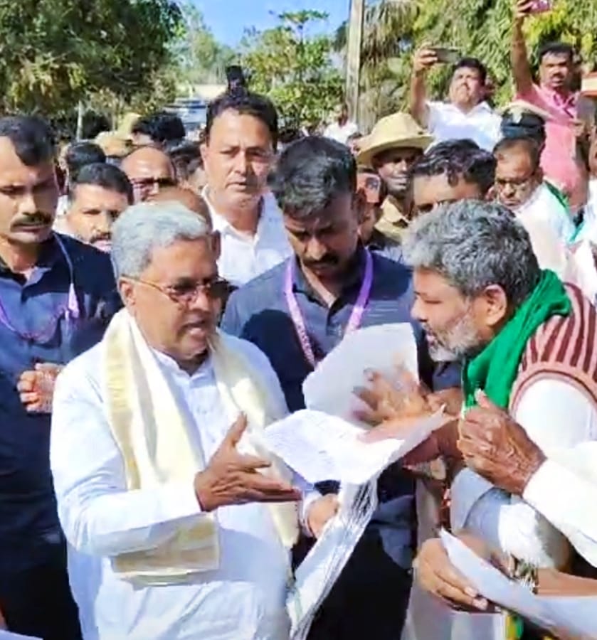 ಪರಶುರಾಂಪುರ ತಾಲೂಕು ಕೇಂದ್ರಕ್ಕೆ ಒತ್ತಾಯಿಸಿ ಸಿಎಂಗೆ ಮನವಿ