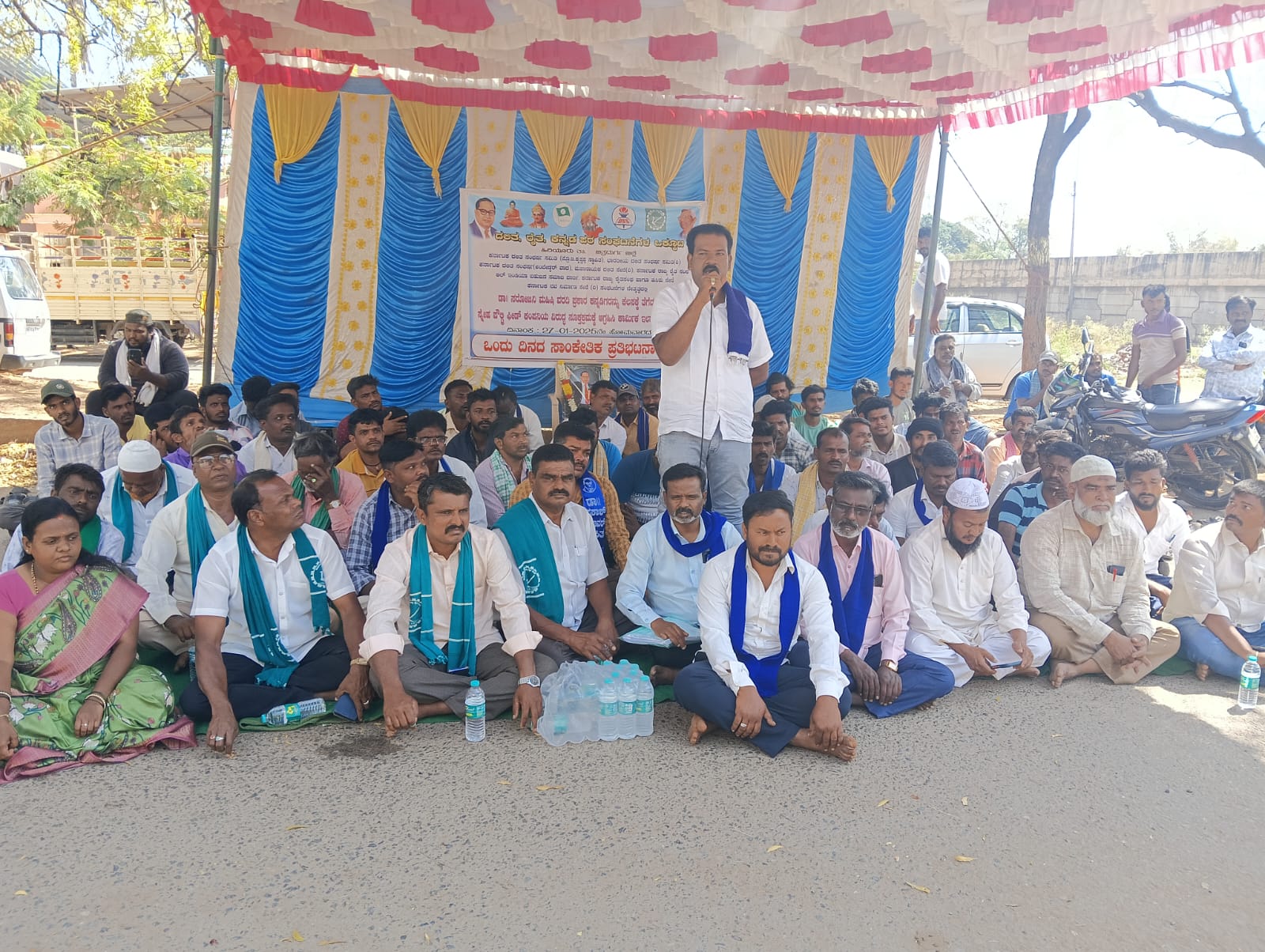 ಕನ್ನಡಿಗರಿಗೆ ಉದ್ಯೋಗ ನೀಡಲು ಪ್ರತಿಭಟನೆ