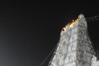 ಕುಟುಂಬ ಸಮೇತ ತಿರುಪತಿಗೆ ಭೇಟಿ ನೀಡಿದ ಕುಮಾರಸ್ವಾಮಿ