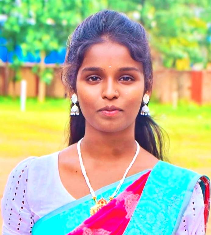 ಪ್ರಥಮ ರ್‍ಯಾಂಕ್ ಪಡೆದ ಸರ್ಕಾರಿ ಪ್ರಥಮ ದರ್ಜೆ ಕಾಲೇಜಿನ ವಿದ್ಯಾರ್ಥಿನಿ ಗಂಗಮ್ಮ