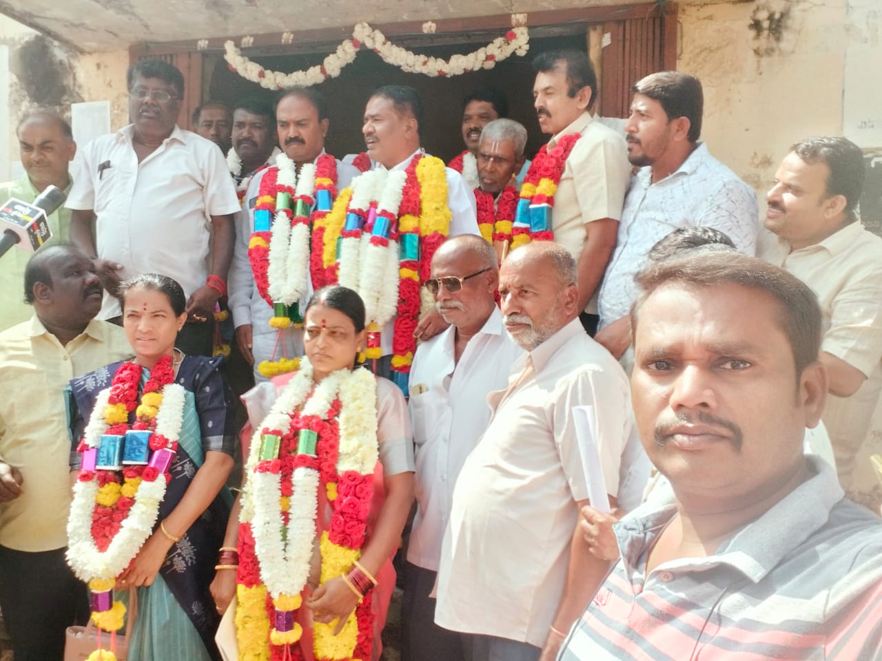 ವ್ಯವಸಾಯೋತ್ಪನ್ನ ಸಹಕಾರ ಸಂಘದ ಅಧ್ಯಕ್ಷರಾಗಿ ನಾರಾಯಣಸ್ವಾಮಿ-ಉಪಾದ್ಯಕ್ಷರಾಗಿ ಆನಂದಮ್ಮ ಆಯ್ಕೆ