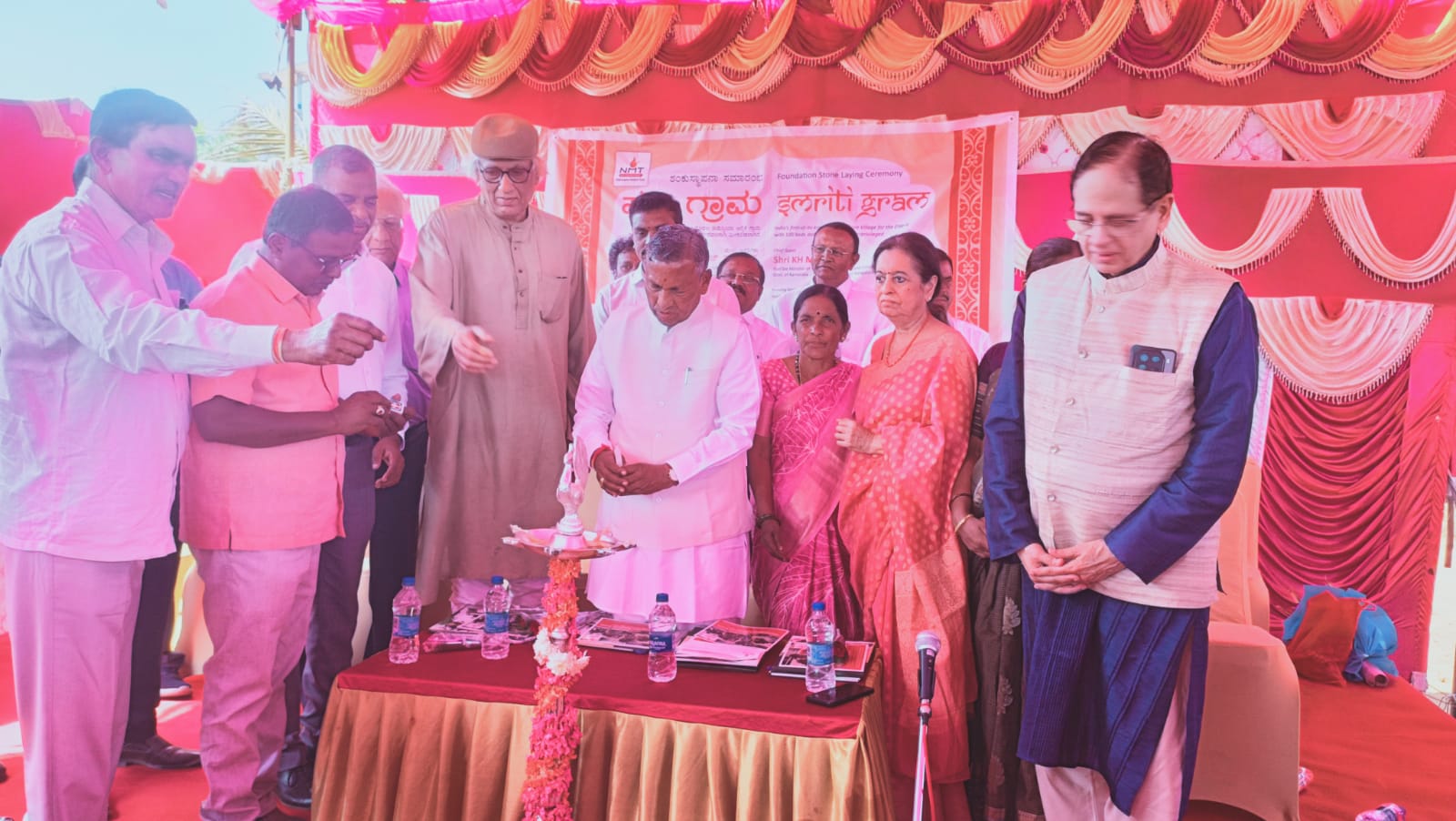 ಹಿರಿಯರ ಆರೈಕೆಯಲ್ಲಿ ತೊಡಗಿಸಿಕೊಳ್ಳಬೇಕು–ಕೆ.ಎಚ್ ಮುನಿಯಪ್ಪ