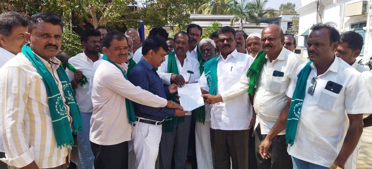 ಭದ್ರಾ ಕಾಮಗಾರಿ ವಿಳಂಬ, ರೈತರ ಪ್ರತಿಭಟನೆ