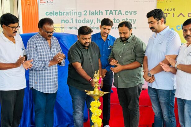 ಕೋಟೆನಾಡಿನಲ್ಲಿ ಭರ್ಜರಿ ಗಮನ ಸೆಳೆಯುತ್ತಿರುವ ಹೊಸ ಟಾಟಾ ಟಿಯಾಗೊ ಕಾರ್