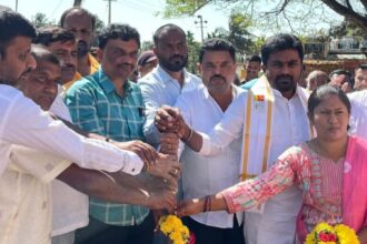 ರಸ್ತೆ ಮರು ಡಾಂಬರೀಕರಣಕ್ಕೆ ಚಾಲನೆ ನೀಡಿದ ಶಾಸಕ ಧೀರಜ್ ಮುನಿರಾಜು