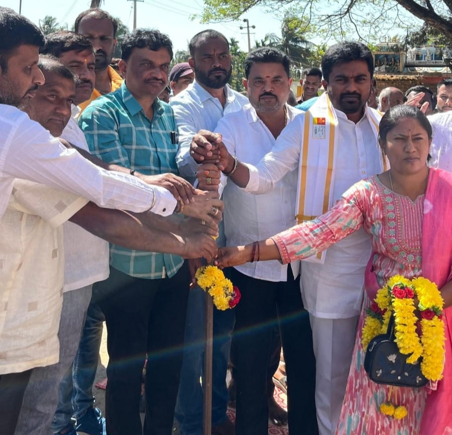 ರಸ್ತೆ ಮರು ಡಾಂಬರೀಕರಣಕ್ಕೆ ಚಾಲನೆ ನೀಡಿದ ಶಾಸಕ ಧೀರಜ್ ಮುನಿರಾಜು