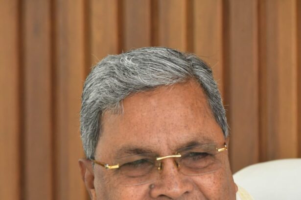 ನಕಲಿ ಗಾಂಧಿಗಳ ಪಾದಪೂಜೆ ಮಾಡುತ್ತಿರುವ ಸಿದ್ದರಾಮಯ್ಯ