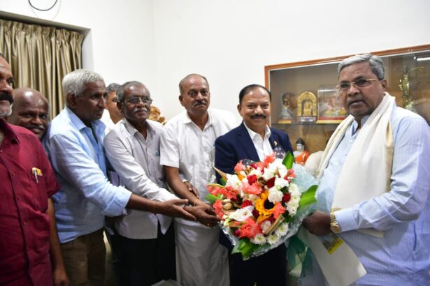 ಮುಖ್ಯಮಂತ್ರಿಗಳನ್ನು ಭೇಟಿ ಮಾಡಿದ ಶ್ರೀಗಂಧ ಬೆಳೆಗಾರರು