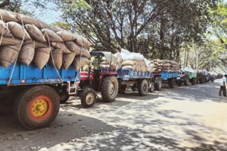 ರಾಗಿ ಖರೀದಿ ಕೇಂದ್ರದ ಅವ್ಯವಸ್ಥೆಗೆ ರೈತರ ಆಕ್ರೋಶ