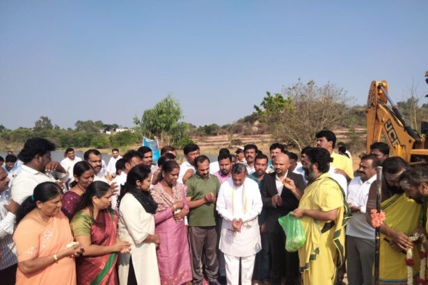 ಕೆರೆ ಅಭಿವೃದ್ಧಿಗೆ ಚಾಲನೆ ನೀಡಿದ ಸಚಿವ ಕೆ.ಹೆಚ್.ಮುನಿಯಪ್ಪ 