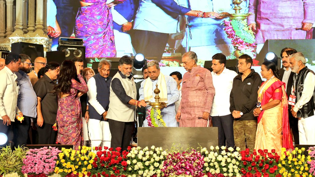 ವಿಶ್ವದರ್ಜೆಯ ಫಿಲ್ಮ್ ಸಿಟಿ ನಿರ್ಮಾಣಕ್ಕೆ 150 ಎಕರೆ ಭೂಮಿ-ಮುಖ್ಯಮಂತ್ರಿ