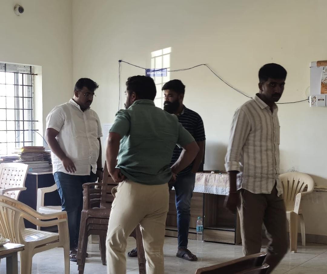 ಸರ್ಕಾರಿ ಹೊಯ್ಸಳ ವಾಹನದ ಕೀ ಕಿತ್ತು ಪೊಲೀಸರಿಗೆ ಧಮ್ಕಿ ಹಾಕಿದ ಸುಧಾಕರ್‌ಆಪ್ತ