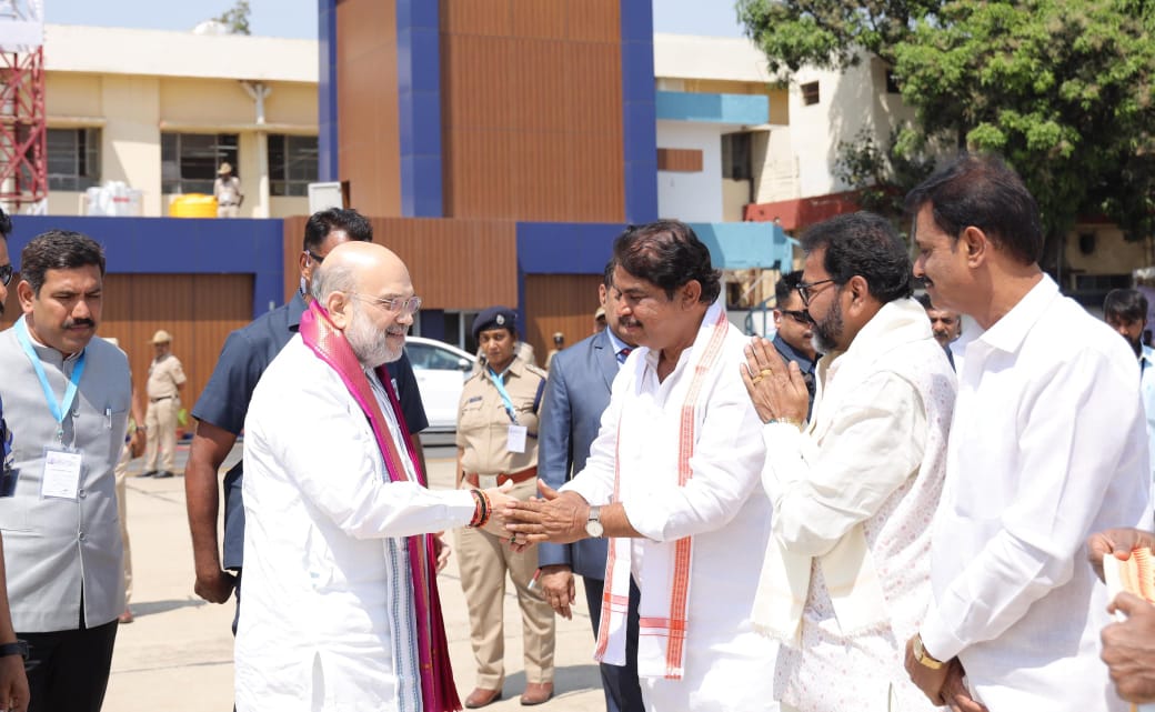 ಕೇಂದ್ರ ಗೃಹ ಸಚಿವ ಅಮಿತ್ ಶಾ ಬೇಳ್ಕೊಟ್ಟ ಅಶೋಕ್