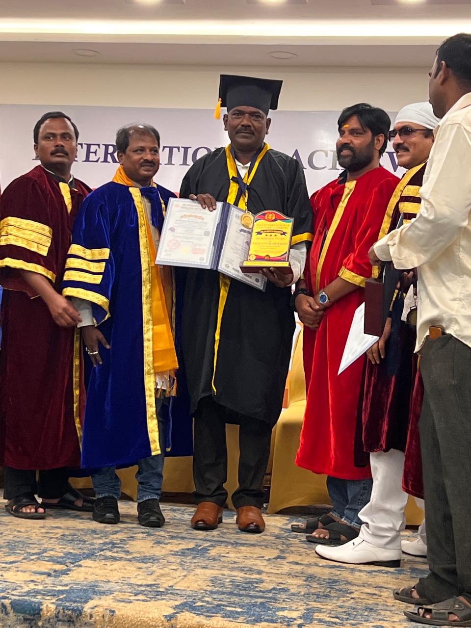 ವಿವಿಧ ಕ್ಷೇತ್ರಗಳಲ್ಲಿ ಸೇವೆಗಾಗಿ ಗೌರವ ಡಾಕ್ಟರೇಟ್ ಪದವಿ ಪಡೆದ ಎನ್.ವೆಂಕಟೇಶ್