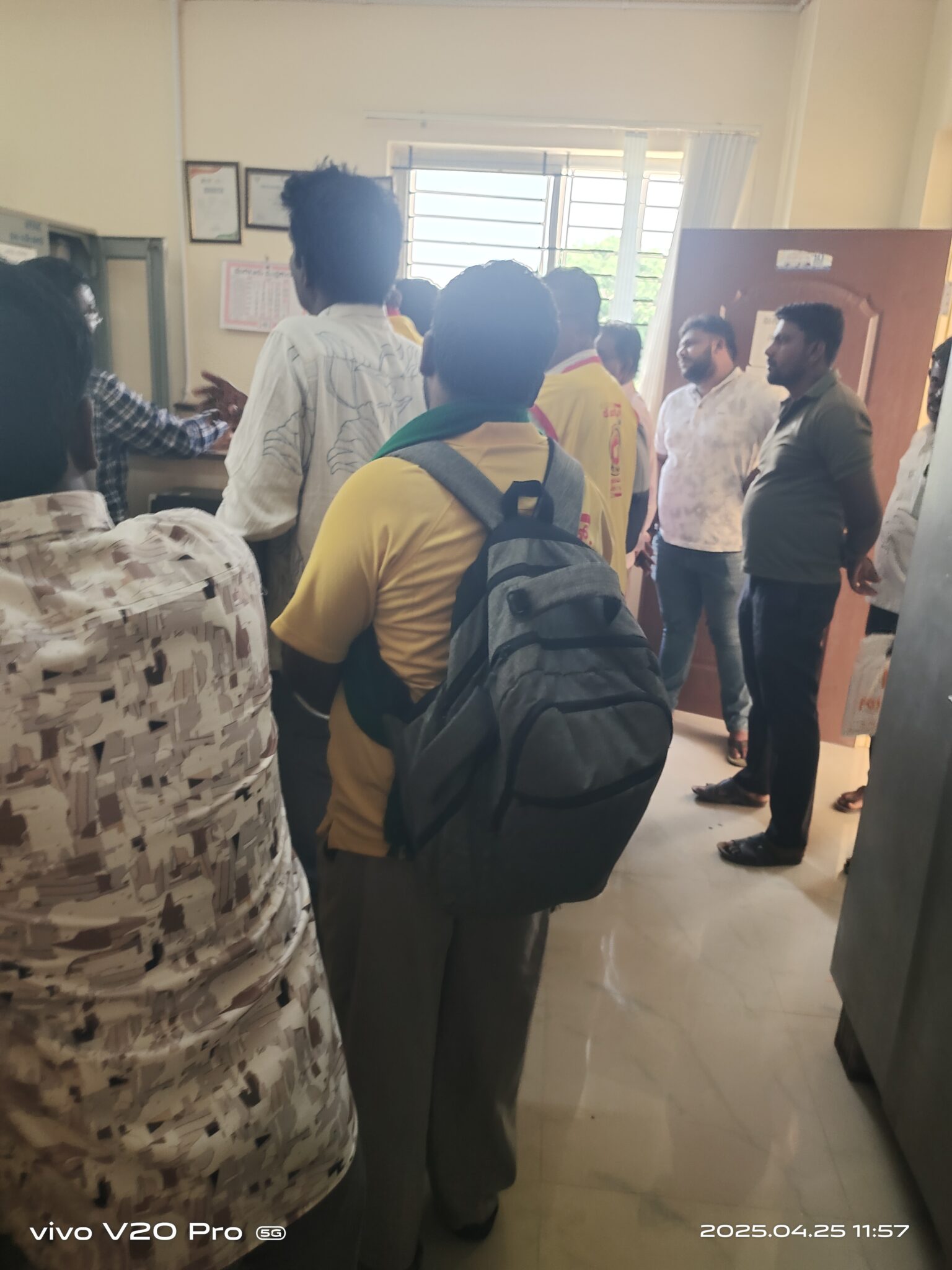 ಜನನ ಪ್ರಮಾಣ ಪತ್ರ ನೀಡಲು ಫೋನ್ ಪೇಯಲ್ಲಿ ಲಂಚ ಪಡೆದ ಅಧಿಕಾರಿ ವಿರುದ್ಧ ಕ್ರಮಕ್ಕೆ ಆಗ್ರಹ 
